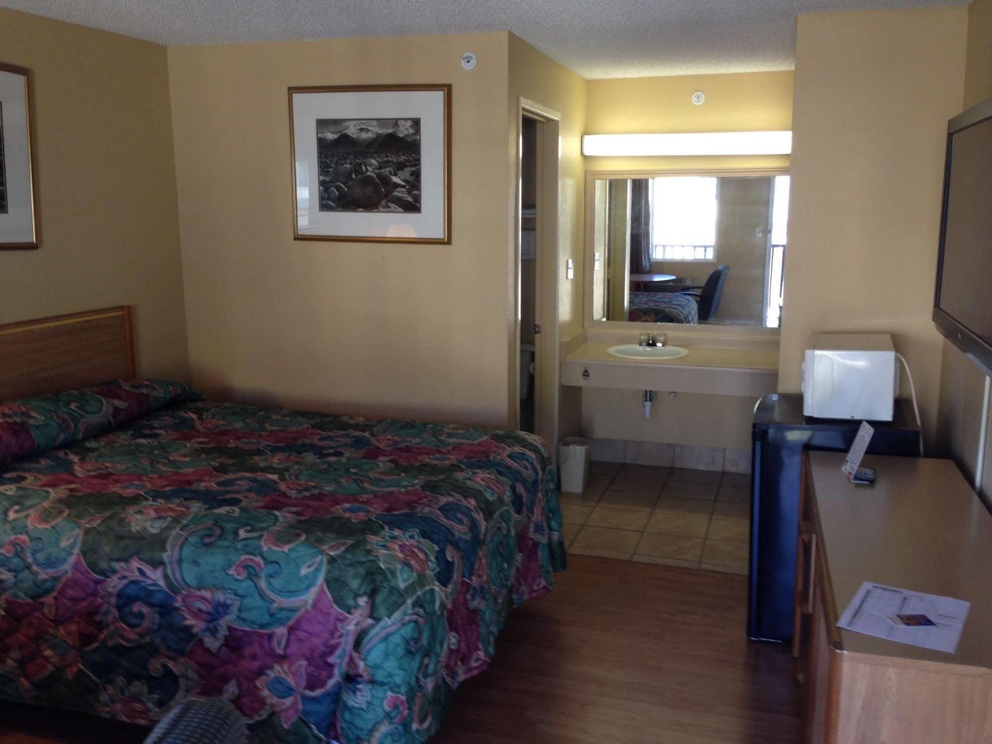 Travelodge By Wyndham Tacoma Near Mcchord Afb Εξωτερικό φωτογραφία
