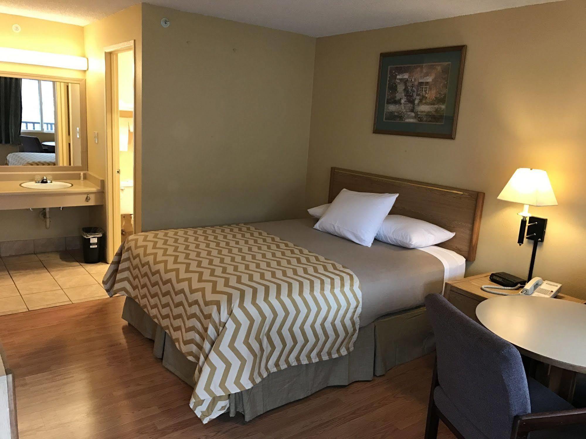 Travelodge By Wyndham Tacoma Near Mcchord Afb Εξωτερικό φωτογραφία