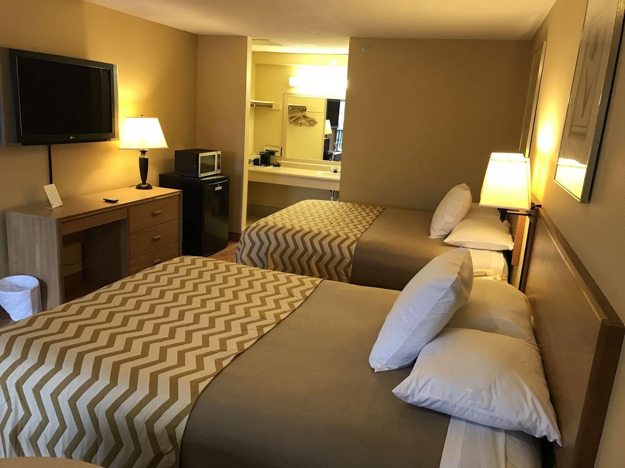 Travelodge By Wyndham Tacoma Near Mcchord Afb Εξωτερικό φωτογραφία
