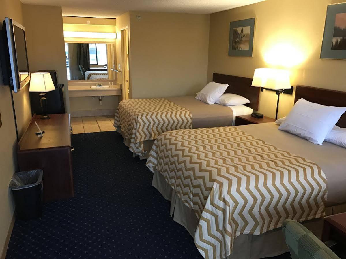 Travelodge By Wyndham Tacoma Near Mcchord Afb Εξωτερικό φωτογραφία